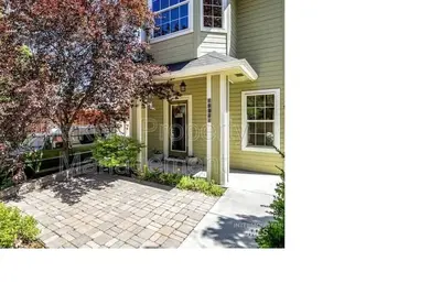 Image de Boise State Gateway - 7 minute walk or 2 minutes in a car or on a scooter