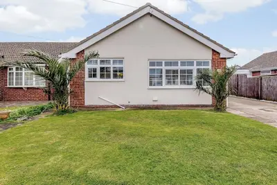 Image de A lovely quiet location for a family holiday close to the seafront and sandy beach at Sandilands.