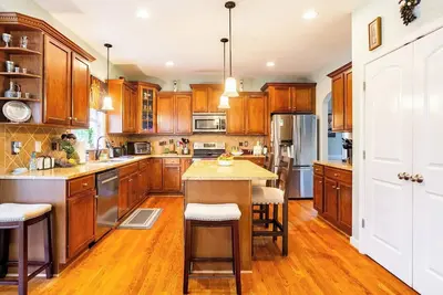 Image de Beautiful and Spacious home w/Outdoor Kitchen