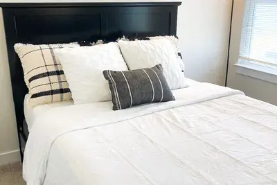 Image de The Sparks Home! Relaxing Space + Lux Kitchen