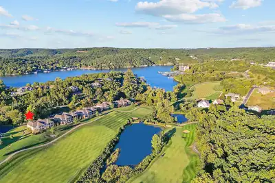 Image de 4 Bedroom/3 Bath Home on Fairway at Old Kinderhook Golf Resort + Next to Pool!
