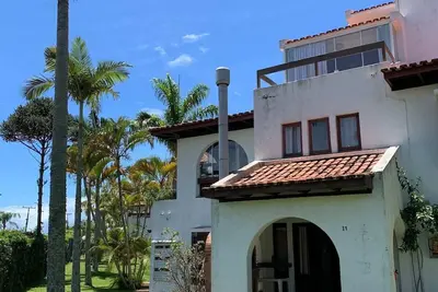 Image de Apartment/house with garden in condominium with swimming pool and beachfront exit.