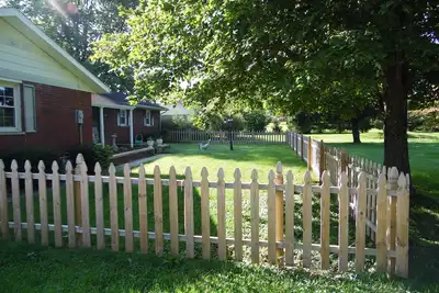 Image de 3-bedroom vacation home 9 minutes from Ball State University in the country.