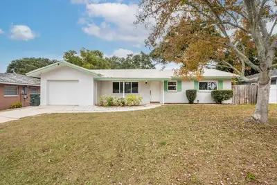 Image de Quiet neighborhood 4 miles to Indian Rocks Beach -Pets case by case Fenced yard!