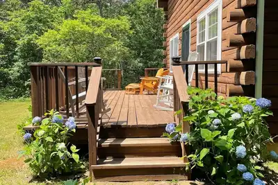 Image de Rustic Cozy Log Cabin