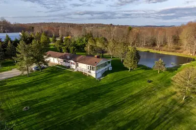 Image de Spruce Haven - 5 br home on 53 acres with pond