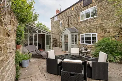 Image de Christmas Cottage, family friendly, with open fire in Shirland