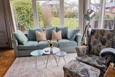 Image de Maison de vacances au bord du lac 'Hennesee' avec Wi-Fi, terrasse et jardin