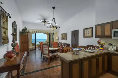 Image de Residential Home with Private Pool, Hot Tub, Butler, Outdoor Bar and Bbq.