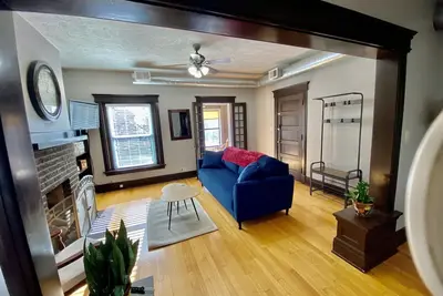 Image de Walkable 2br condo in quiet historic neighborhood