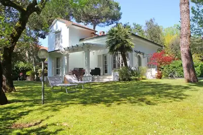 Villa à Marina Dei Ronchi avec 4 chambres à coucher, 8 couchages
