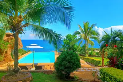 Image de Romantic, private villa. A serene paradise awaits you. . .