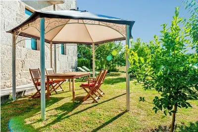 Image de Homerez - Maison spacieuse à Carballedo avec piscine privée