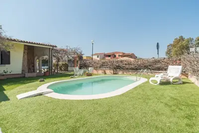Villa Marisa avec piscine, jardin & Wi-Fi