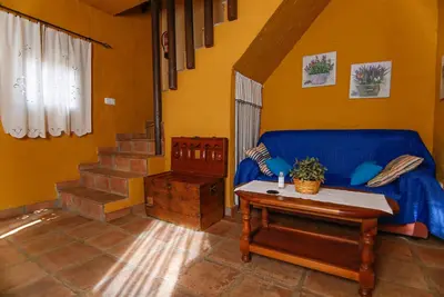 Image de Maison de campagne 'Casas Rurales El Viejo Castaño 2' avec vue sur montagne et climatisation