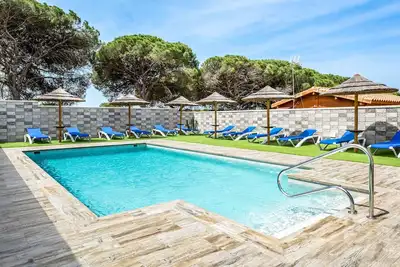 Image de Maison de vacances \"Casita Torre de Meca 1 Piscina\" avec piscine, terrasse et jardin