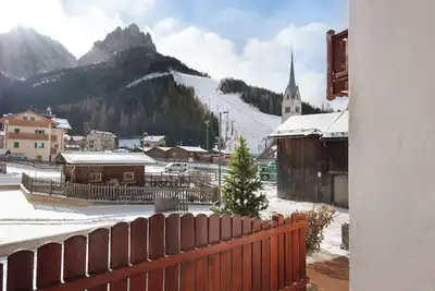 Image de Appartement \"Ciasa Piz Quadrilocale\" avec vue sur la montagne, terrasse et Wi-Fi