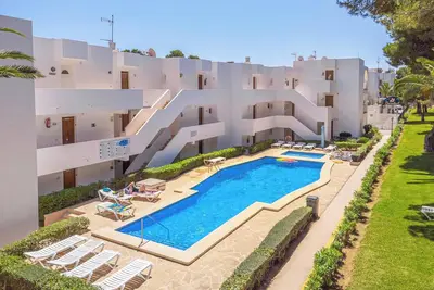 Appartement Ferrera Pins avec balcon, piscine partagée et Wi-Fi