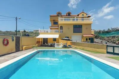 Image de Appartement B Armonia Rural avec vue sur mer, terrasse, piscine partagée et Wi-Fi. Animaux admis