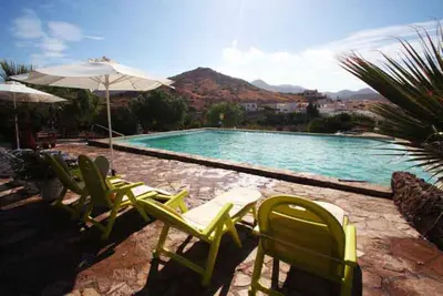 Image de Finca 'Casa Parque Natural 2 - 5' avec vue sur les montagnes, piscine et Wi-Fi.