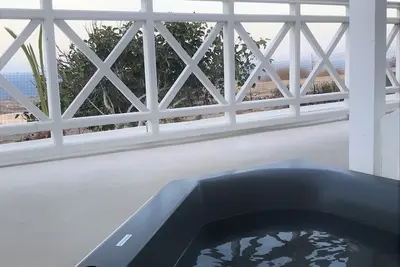 Image de Muses Cycladic Suites - Compact Two-Bedroom Apartment with Outdoor Hot Tub