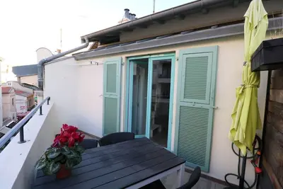 Image de Bel Studio mezzanine avec vue mer sur terrasse!