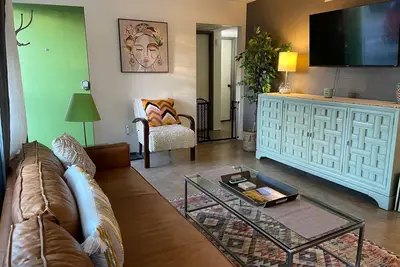 Image de Central City Charmer-close to UofA & Downtown: Dog-friendly 🐶