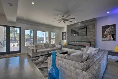 Image de Spacious, Luxe Atlanta Home w/ Private Pool!