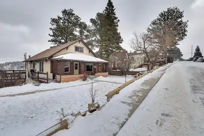 Image de Mtn-View Home w/ Deck, 2 Mi to Mickelson Trail!