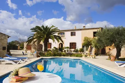 Image de Tanca - Typical Finca with Private Pool, Sleeps 8, A/C, Wi-Fi, Near Cala d'Or