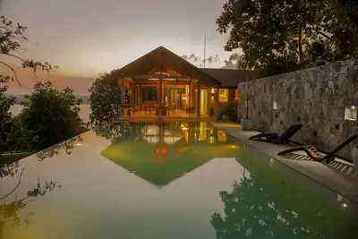 Image de Beautiful Sea Heart House on Koggala Lake