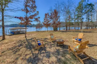 Image de Lakeside at Bedford - 5br | 5ba| Waterfront