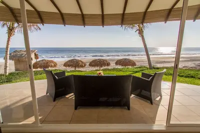 Image de Ocean Front 4 Bedroom Residence with Resort Amenities Overlooking the Pacific!