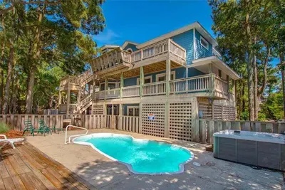 Image de 1321 - The Best of Times, 6-bed 5. 5-bath soundfront, private pool, Corolla, Nc