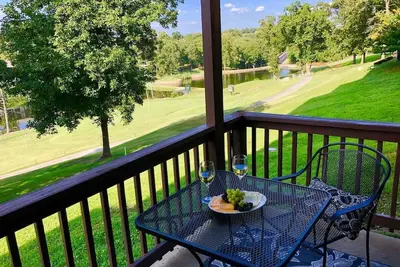 Premier Point Royale Condo on Taneycomo-golf/pool