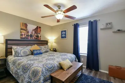 Duo - Sleeps 16! 2 Walk-in side by side condos