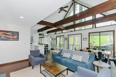 Luxury Private Lake House w/ Hot Tub & Dock!
