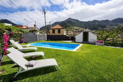 Image de Villa PaixĂŁo | Piscine | Barbecue | Four Ă bois