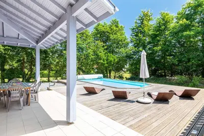 Image de Villa avec piscine chauffée au calme