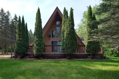 Image de Cozy A-Frame in a Private Woods; Hiking, Campfires and Family