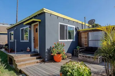 Image de Cozy Venice Home w/ beautiful yard