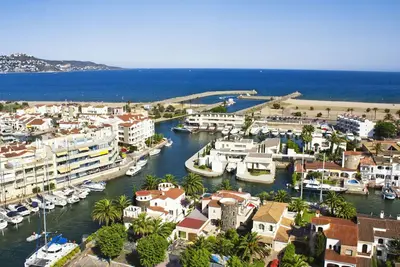 Image de Joli appartement pour 4 personnes avec climatisation, Wifi, Tv, balcon et animaux admis