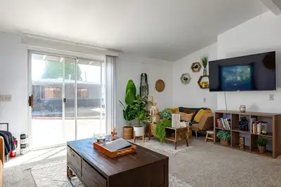 Image de Update 2 Br Townhome in Tucson | Laundry