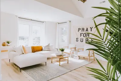 Image de New Build, Modern coastal home. 10 min walk to beach and sound!