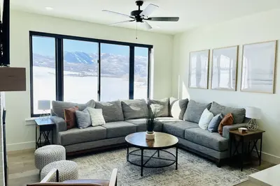 Image de Luxury Retreat by Lake & Snowbasin Skiing