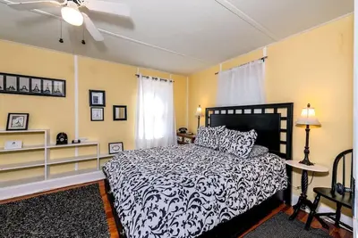 Image de Beautiful Historic Cottage, Rendezvous