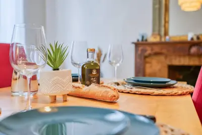 Image de A 3 min des Arènes -Superbe appartement  Centre ville de Nimes - Parking Gratuit