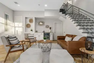 Image de Home Sweet Houston Washington Ave - Modern Retreat - Best Location in Houston!