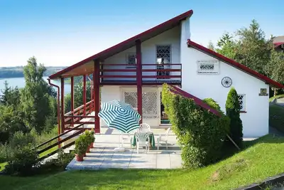 Image de Belle maison de vacances Ă Zawory avec terrasse