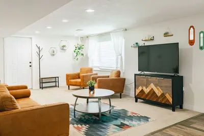 Image de Mountain Views, Gated Yard, Movie Room, 20 Min to Denver or Boulder, Pets